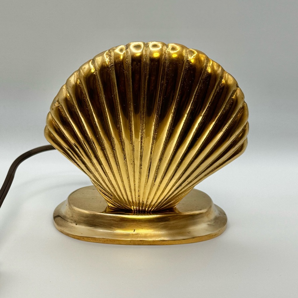 **SOLD**Vintage Solid Brass Clamshell Lamp